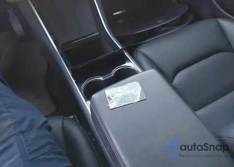 2019 Tesla Model 3 Long Range/Mid Range/Standard Range/Standard Range Plus z USA, uszkodzony, nr VIN 5YJ3E1EA8KF426920